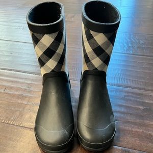 Burberry Boots Girls size 33